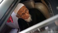Setelah 5 Jam, Abu Bakar Baasyir Tinggalkan RSCM