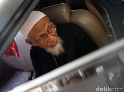 Setelah 5 Jam, Abu Bakar Baasyir Tinggalkan RSCM
