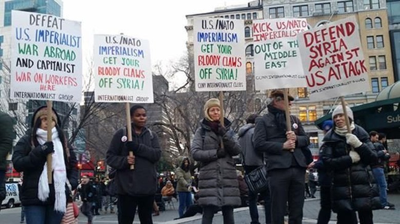 Aksi Demo Memprotes Serangan ke Suriah Digelar di Kota-kota AS