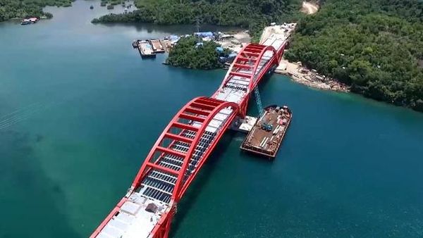 Megah! Jembatan Holtekamp di Atas Teluk Youtefa Papua