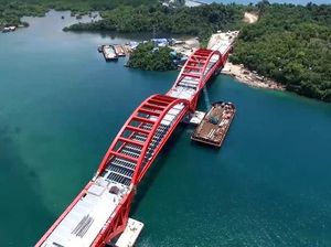 Megah! Jembatan Holtekamp di Atas Teluk Youtefa Papua