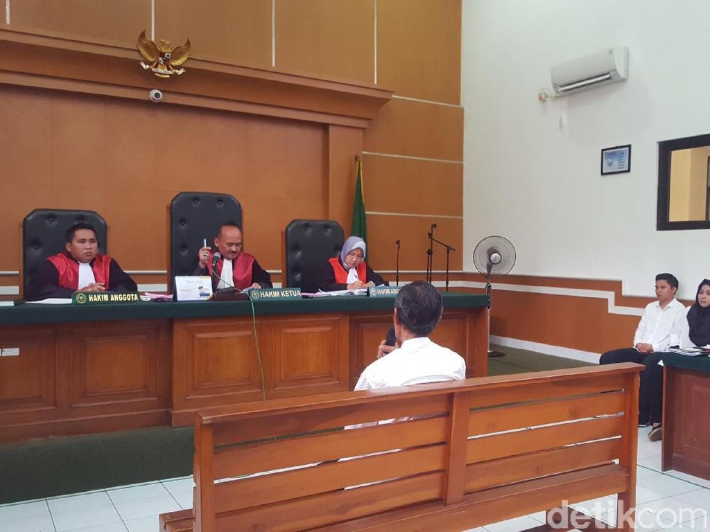 Saksi Bos Travel Ini Sebut Pemberangkatan Bisa Ditunda 5 Kali Saksi Bos Travel Ini Sebut Pemberangkatan Bisa Ditunda 5 Kali