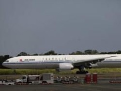 Idap Kelainan Mental, Penumpang Sandera Pramugari dengan Pulpen