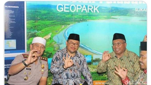 Viral Kapolres Sukabumi Pose 3 Jari, Begini Penjelasannya