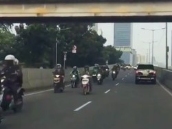 Nggak Ada Kapoknya, Pemotor Masih Nekat Lawan Arus di JLNT Casablanca
