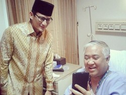 Jenguk Din Syamsuddin, Sandiaga Doakan Segera Pulih