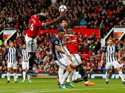 Aksi Pogba Mencoba Gol Tangan Tuhan ala Maradona