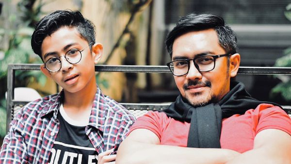 10 Potret Keakraban Prabu Revolusi dan 2 Jagoannya