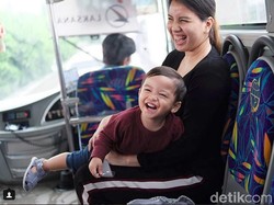 Bagi Anak, Bahagia Itu Sesederhana Diajak Naik Angkutan Umum