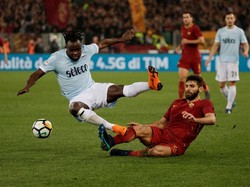 Pada akhirnya, tidak ada gol yang tercipta. Laga cuma memunculkan skor kacamata alias 0-0. REUTERS/Max Rossi.