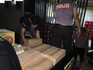 Polisi Sita 7 Ribu Botol Miras dari 3 Gudang di Cilegon