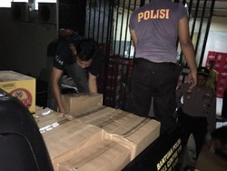 Polisi Sita 7 Ribu Botol Miras dari 3 Gudang di Cilegon