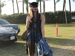 Gaya Seksi Nia Ramadhani ke Coachella 2018