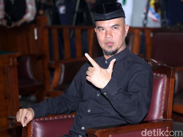 Sidang Perdana Ahmad Dhani