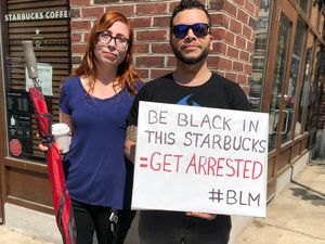 Video Starbucks Didemo karena Dituding Rasis