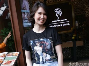 Senyum Laura Basuki Makin Manis Aja!