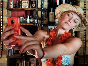 Mengapa Wanita Melakukan Selfie Seksi?