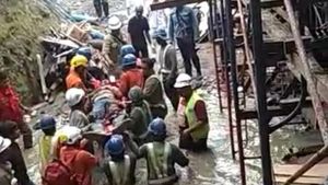 Mencekam! Ini Evakuasi Korban Proyek Tol Runtuh di Manado