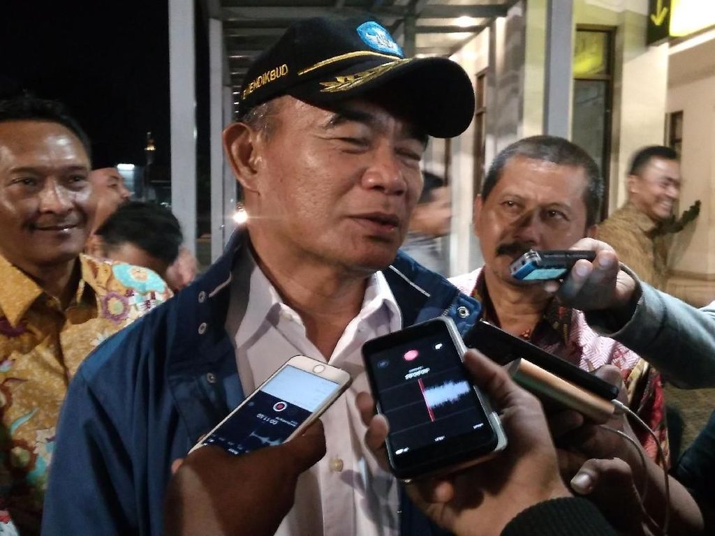Ini Tanggapan Mendikbud soal 2 Remaja Kebelet Nikah di Bantaeng Ini Tanggapan Mendikbud soal 2 Remaja Kebelet Nikah di Bantaeng