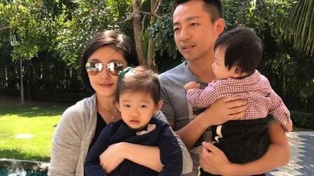 Barbie Hsu dan keluarganya