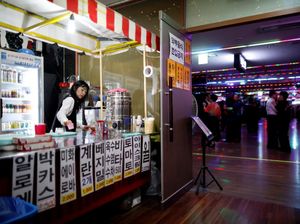 Tak Jual Miras, Diskotek Unik di Korsel Ini Cuma Sedia Yoghurt