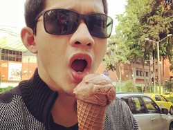 Iko Uwais Ajarkan Anak Bela Diri Sejak Dini