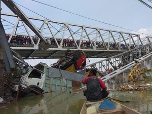 Jembatan Babat Widang Ambrol, PUPR: Kemungkinan Overload