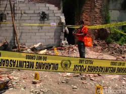 7 Tewas Keruntuhan Gudang Walet, Jokowi dan Mendikbud Berduka