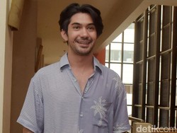 Perankan Karakter Tunanetra, Reza Rahadian Banyak Dapat Pelajaran Hidup