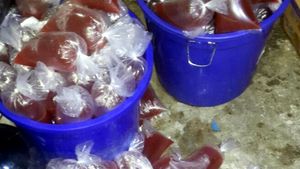 Foto: Penampakan Miras Oplos Pembersih Lantai Made in Cianjur