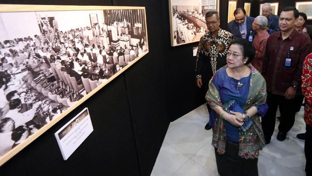 Megawati Hadiri Peringatan 63 Tahun KAA Megawati Hadiri Peringatan 63 Tahun KAA