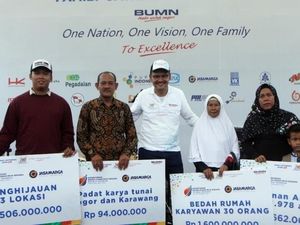 Meriahkan HUT Kementerian BUMN, Jasa Marga Bagi-bagi Bantuan