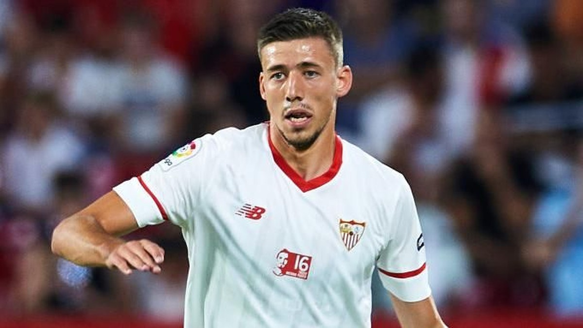 Sevilla tidak ingin menjual Clement Lenglet sehingga tak mau bernegosiasi dengan Barcelona (Foto: Aitor Alcalde/Getty Images)