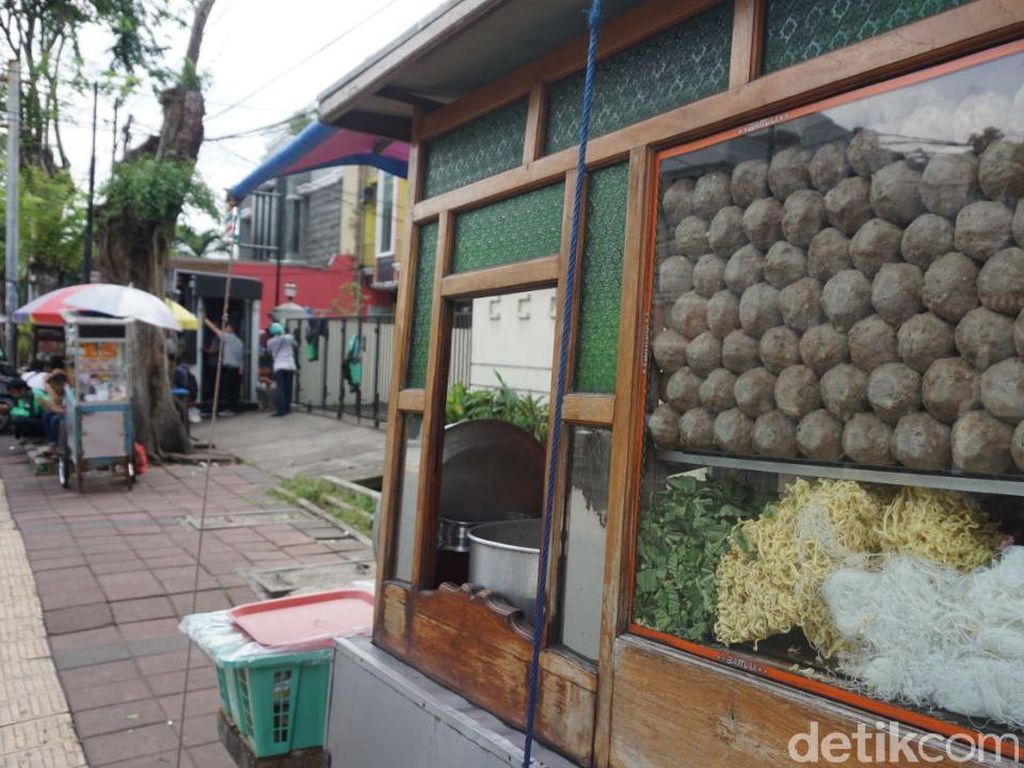 Wajib Coba! Ini 5 Bakso Gerobakan Paling Terkenal di Jakarta Wajib Coba! Ini 5 Bakso Gerobakan Paling Terkenal di Jakarta