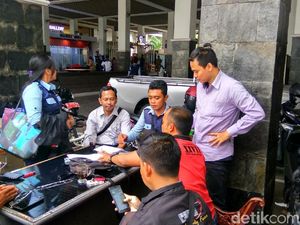 Pegawai TransJ Temui Sandi Minta Diangkat Jadi Karyawan Tetap