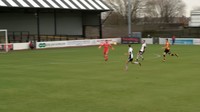 Kiper Ayr United Jack Ruddy membuat blunder ketika menghadapi Alloa Athletic. Usai gagal membuang bola ketika maju ke depan, ia juga melakukan clearance saat bola meluncur mulus ke gawangnya. (Foto: Screenshots Youtube)