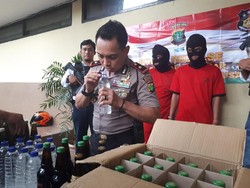 2 Penjual Miras Oplosan di Mangga Besar Ditangkap Polisi