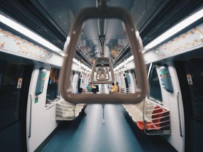 Foto: Melihat Kursi MRT di Indonesia hingga Singapura