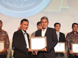 Beri Pelayanan Maksimal, Call Center JNE Raih Award Bergengsi
