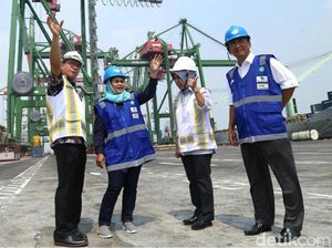 Puti Kunjungi Infrastruktur yang Perkuat Ekonomi Jatim Puti Kunjungi Infrastruktur yang Perkuat Ekonomi Jatim