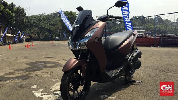 Komparasi Yamaha Lexi dan Honda Vario 125
