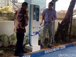 Naik Motor Listrik di Jalanan Macet Bikin Umur Baterainya Pendek