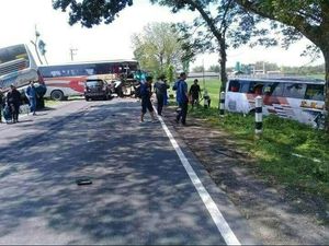 Kecelakaan Frontal 4 Kendaraan Terjadi di Ngawi