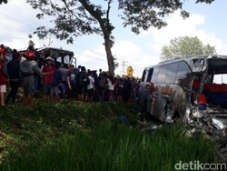 Kronologi Kecelakaan Frontal di Ngawi, Bus Eka dan Mira Adu Muka