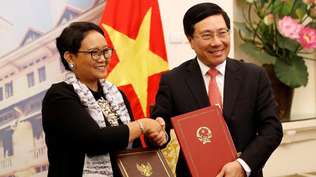 Foto: Menlu Retno Bertemu dengan Wakil PM Vietnam di Hanoi