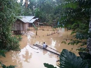 2 Kabupaten di Jambi Terendam Banjir 2 Kabupaten di Jambi Terendam Banjir