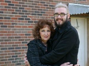 Romantis atau Aneh? Kisah Cinta Nenek 72 Tahun dengan ABG 19 Tahun