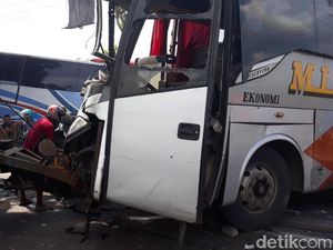 Ini Cerita Penumpang Sebelum Bus Eka Adu Muka dengan Mira di Ngawi