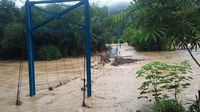 Foto: Banjir Bandang Genangi 2 Kecamatan di Jambi