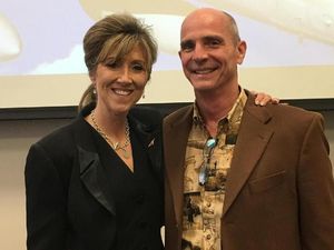 Berhasil Mendarat Usai Penumpang Tersedot, Pilot Southwest Dipuji Berhasil Mendarat Usai Penumpang Tersedot, Pilot Southwest Dipuji